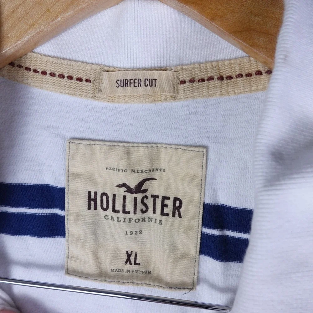 Hollister Mens XL White Navy Blue Striped Surfer Cut Short Sleeve Polo Shirt